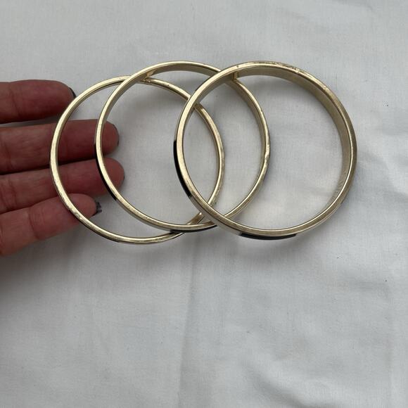 Set Of 3 bangle bracelets black and white resin on Brass. Boho, retro, casual - Picture 5 of 8